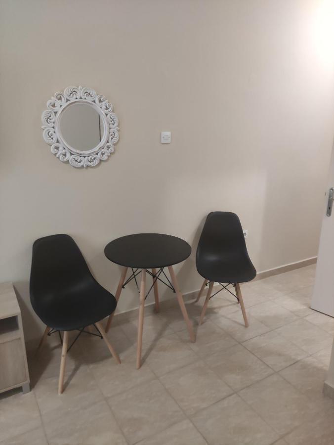 G M 3 Rooms Kentpo In The Heart Of The City Larissa Bagian luar foto