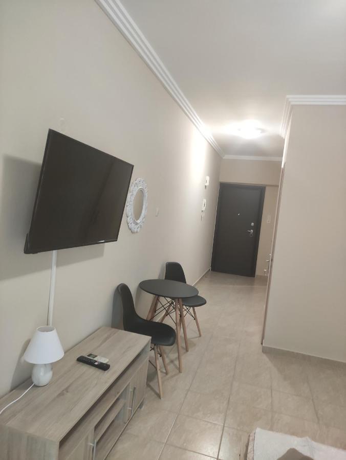 G M 3 Rooms Kentpo In The Heart Of The City Larissa Bagian luar foto