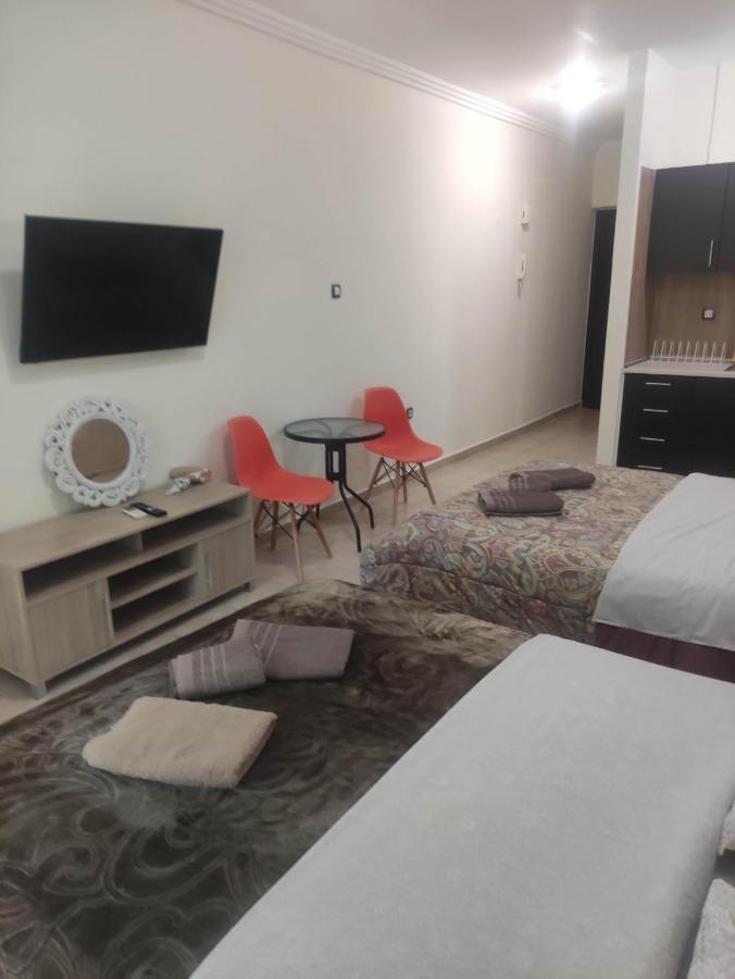 G M 3 Rooms Kentpo In The Heart Of The City Larissa Bagian luar foto