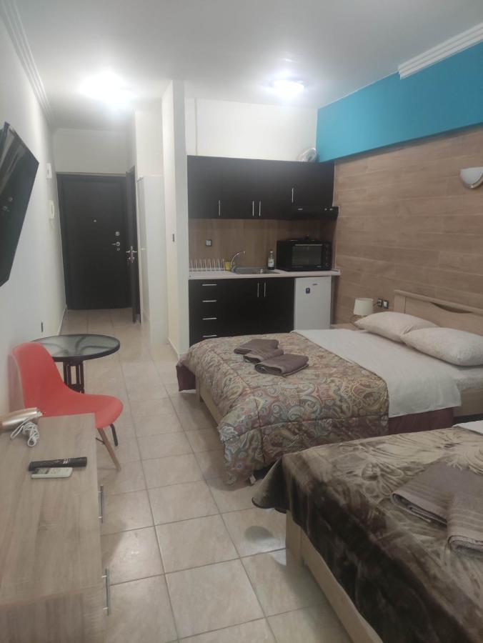 G M 3 Rooms Kentpo In The Heart Of The City Larissa Bagian luar foto